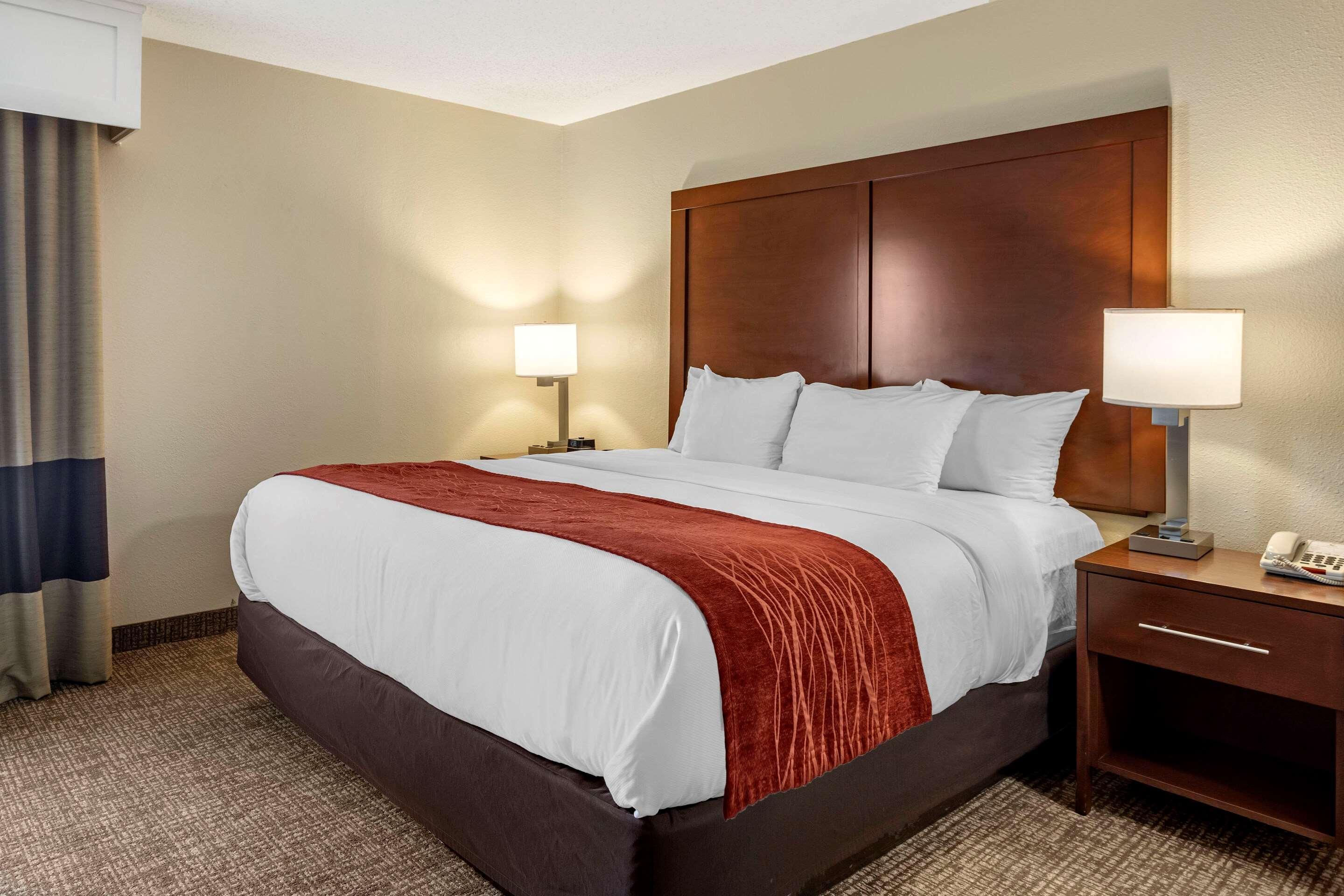 Comfort Inn & Suites Airport Little Rock Exterior photo