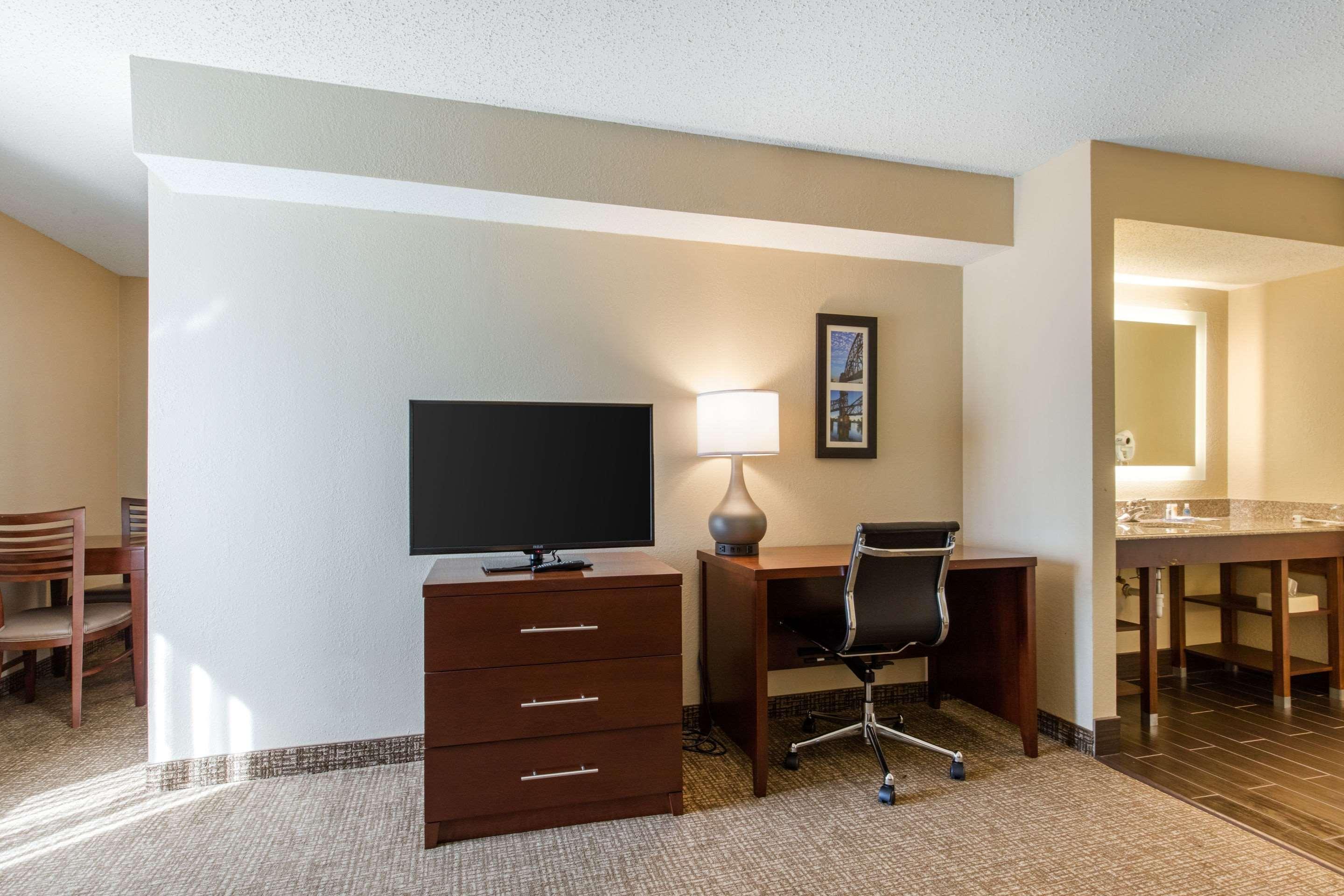 Comfort Inn & Suites Airport Little Rock Exterior photo