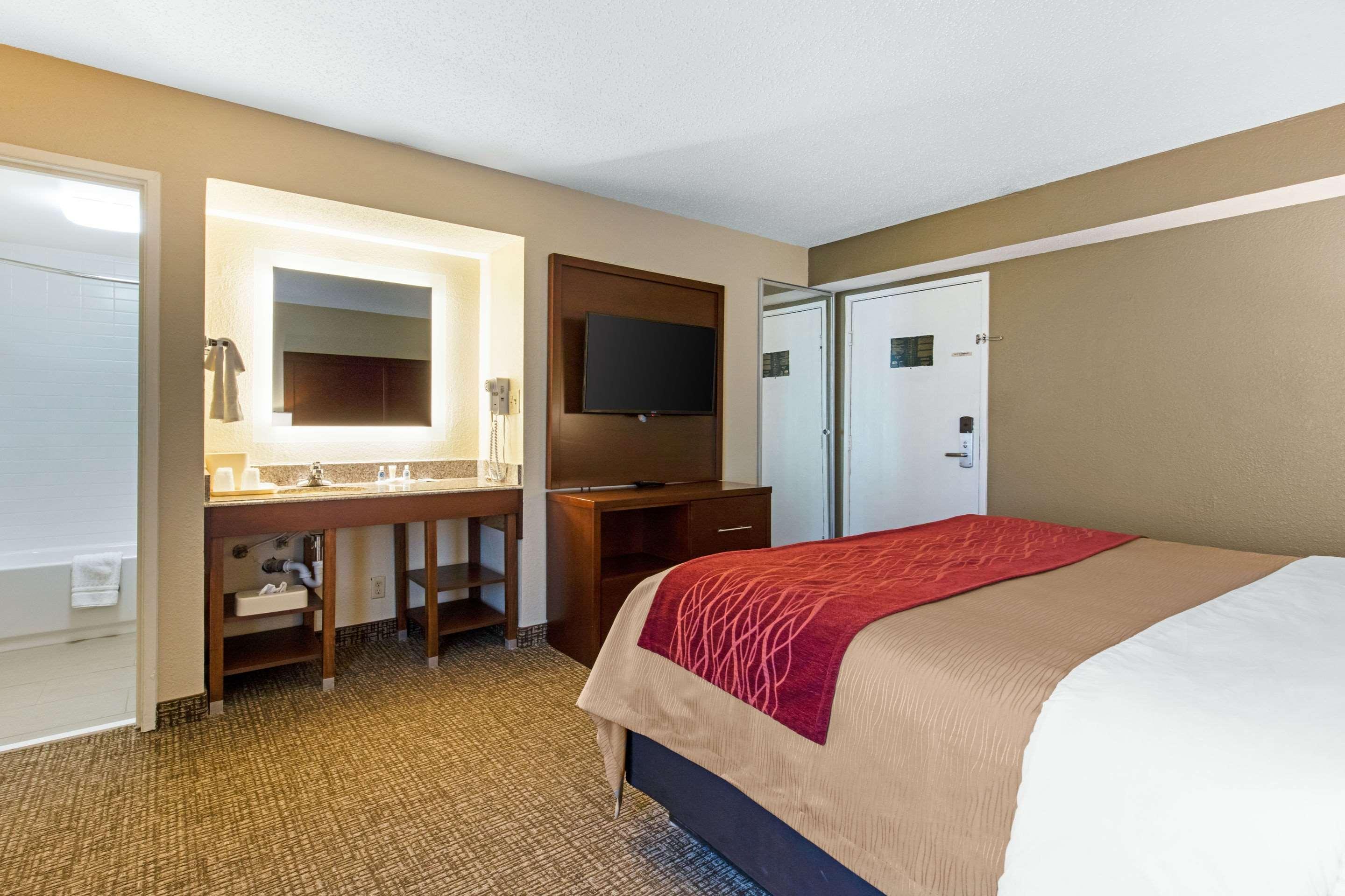 Comfort Inn & Suites Airport Little Rock Exterior photo