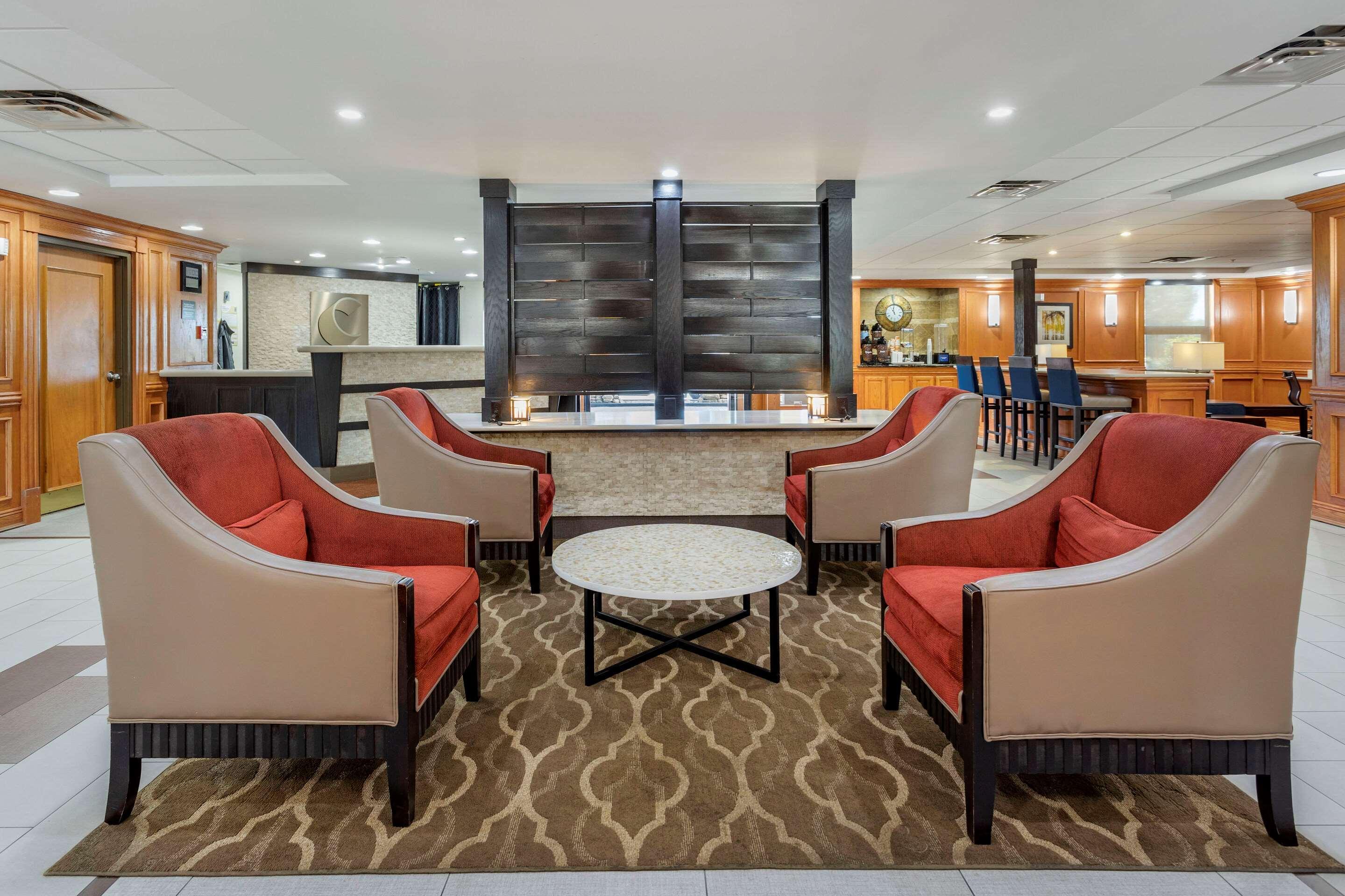 Comfort Inn & Suites Airport Little Rock Exterior photo